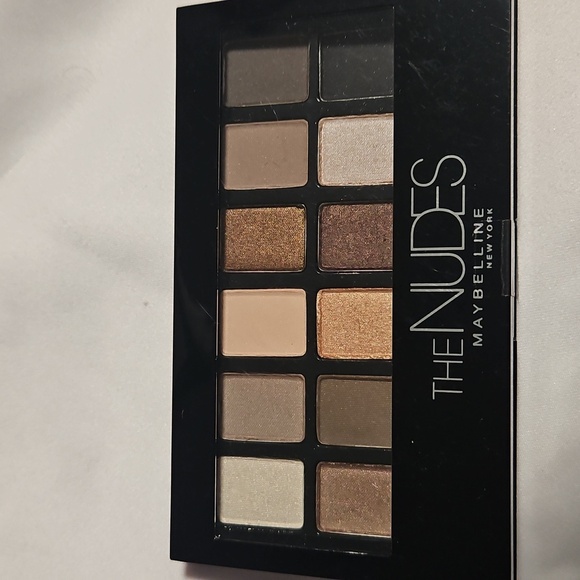MAYBELLINE THE NUDES EYESHADOW PALETTE-BROWNS - Picture 1 of 8
